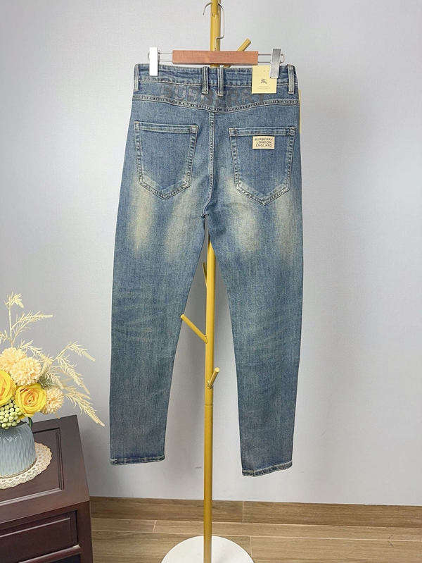 ブランドジーンズ側面デザイン